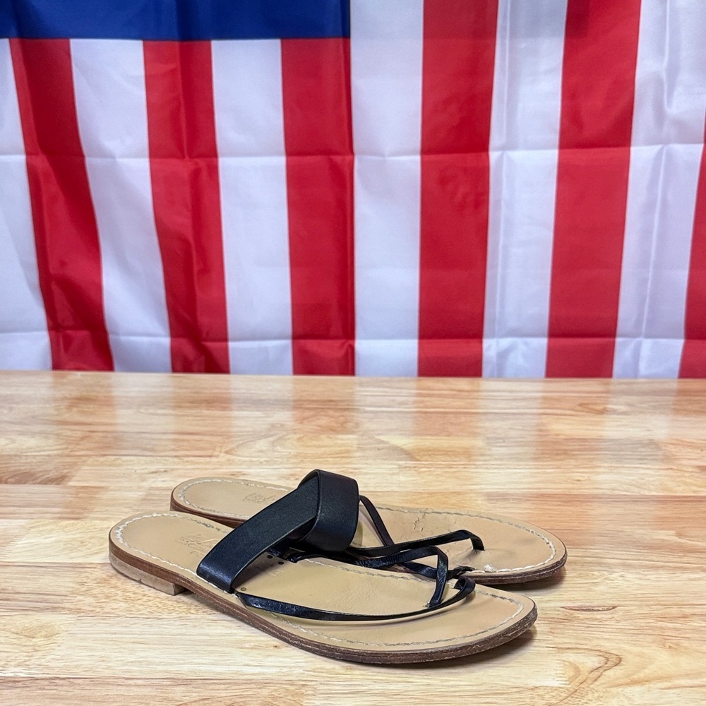 La Bottegucia Black and Tan Sandals